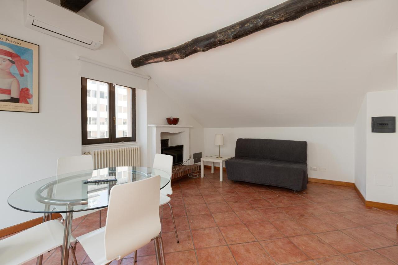 Corso Balcony Appartement Milan